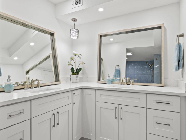Family Friendly Complex in Sanibel Located on the Beach